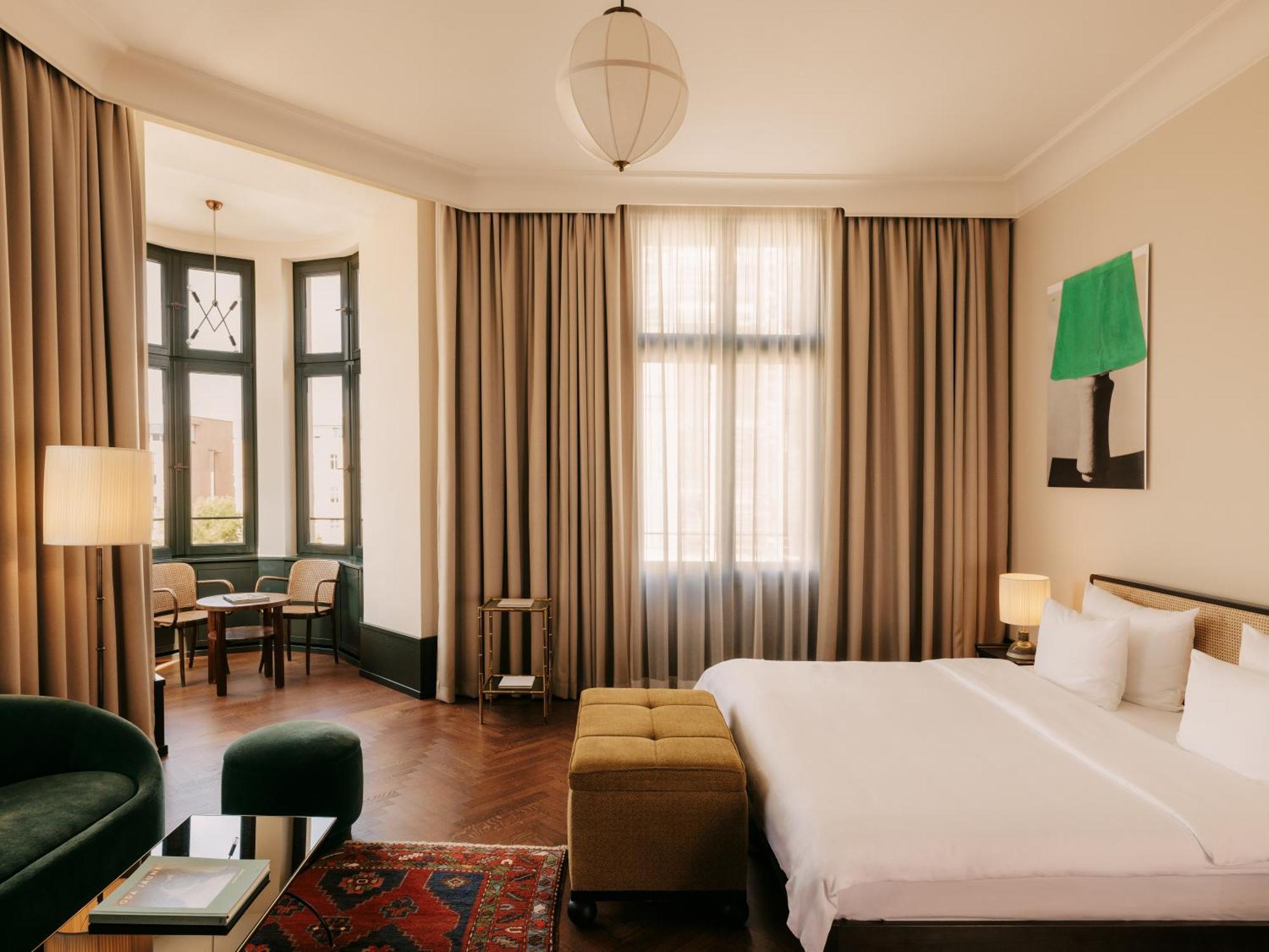 Boutique Chateau Royal Hotel 5*